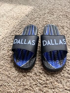 ISlide Dallas Mavericks Black & Blue Massage Slides Men’s Size 12 NWOB